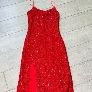 Dress red ideal for Christmas